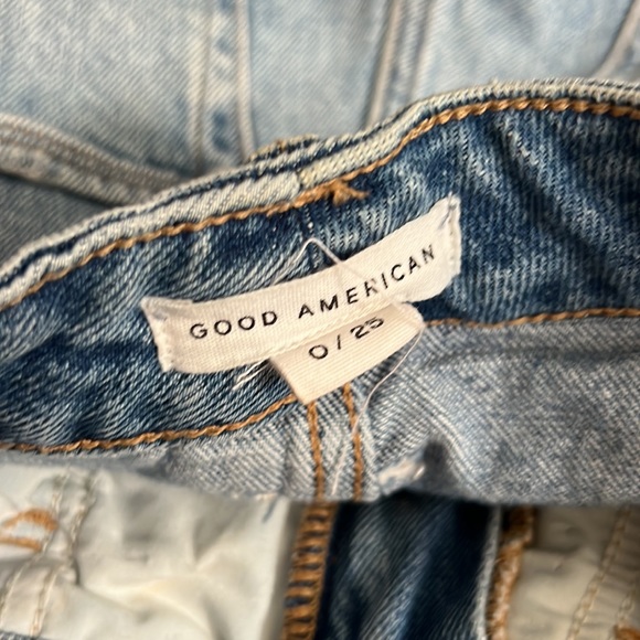 Good American Good Curve Jean Shorts Indigo105 - Picture 4 of 6